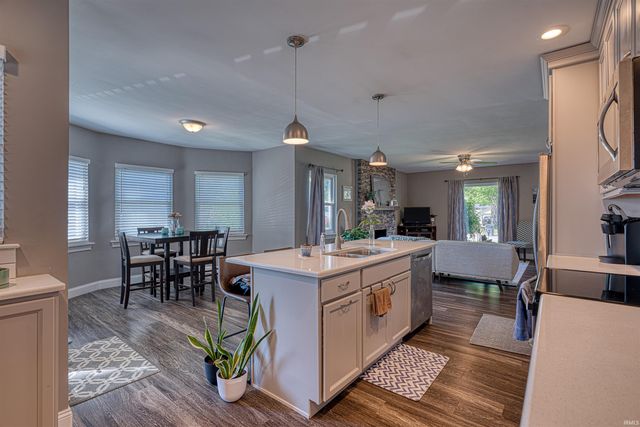 2313 E Chandler Avenue, Evansville, IN 47714
