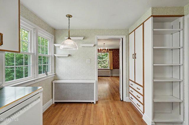1555 Dean Street, Niskayuna, NY 12309