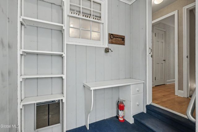1555 Dean Street, Niskayuna, NY 12309