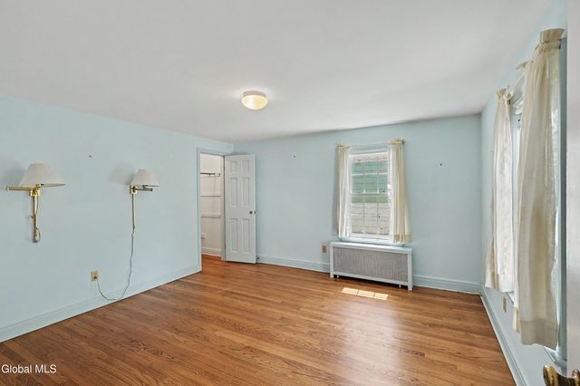 1555 Dean Street, Niskayuna, NY 12309
