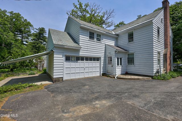 1555 Dean Street, Niskayuna, NY 12309