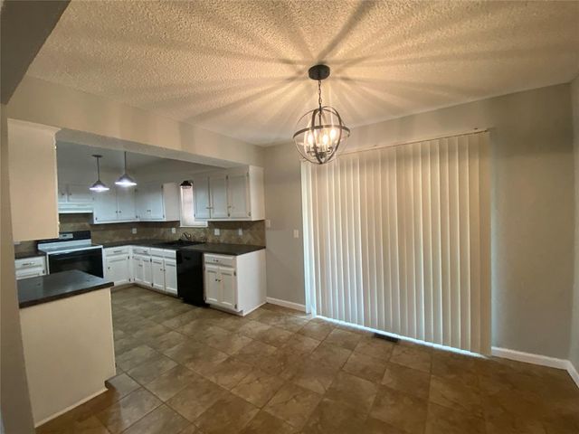 2433 N Shady Tree Drive, Edmond, OK 73013