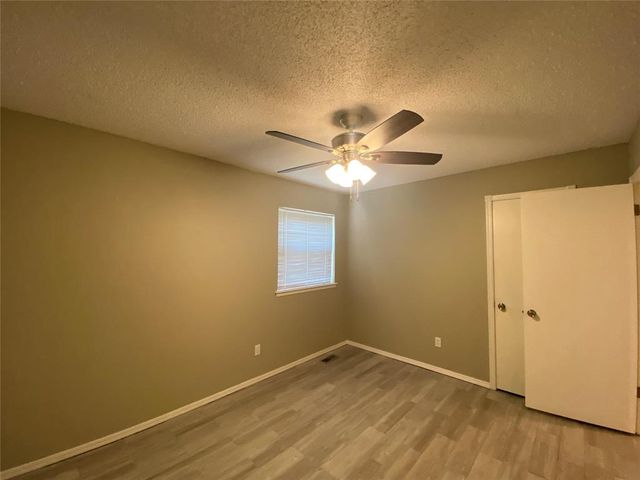 2433 N Shady Tree Drive, Edmond, OK 73013