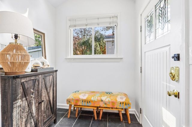 2 Lakeview Dr, Billerica, MA 01821