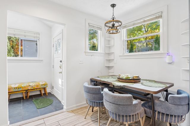 2 Lakeview Dr, Billerica, MA 01821