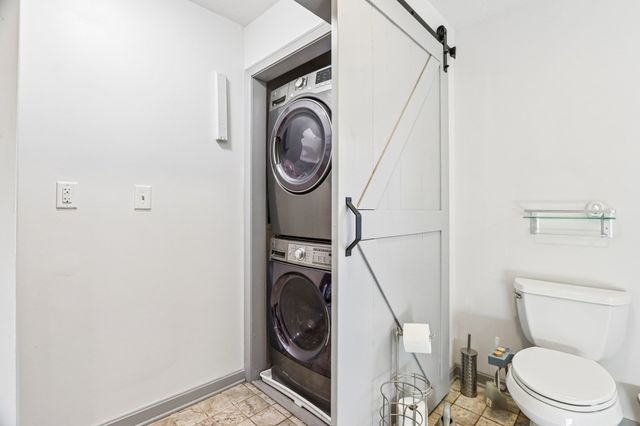 2 Lakeview Dr, Billerica, MA 01821