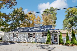 2 Lakeview Dr, Billerica, MA 01821