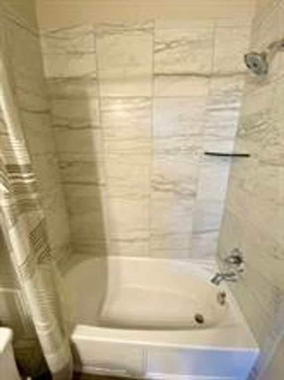 Image 23 of property listing at 7043 Coneflower Creek Court, Katy, TX 77493