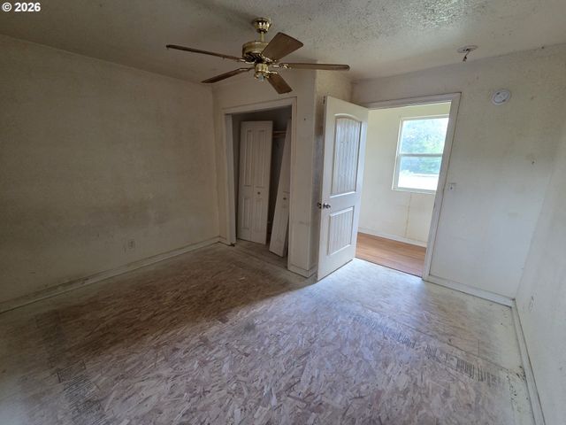 340 E 6TH Ave, Riddle, OR 97469