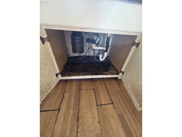 340 E 6TH Ave, Riddle, OR 97469