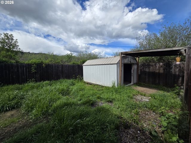 340 E 6TH Ave, Riddle, OR 97469