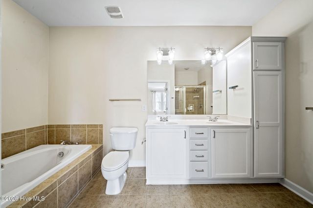 648 Village Park Drive Unit 302, Wilmington, NC 28405