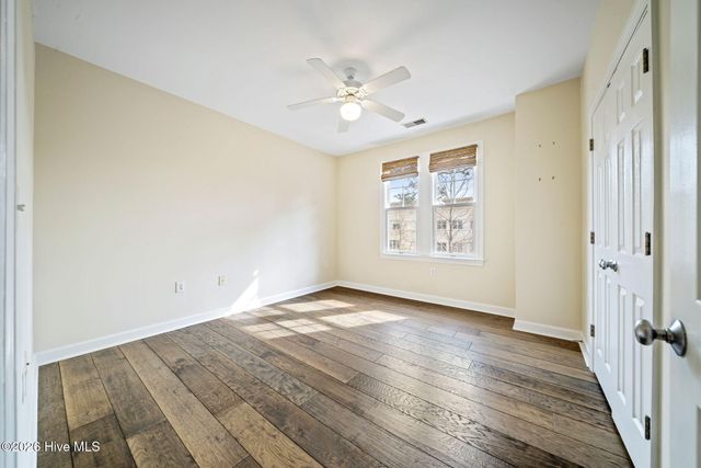 648 Village Park Drive Unit 302, Wilmington, NC 28405