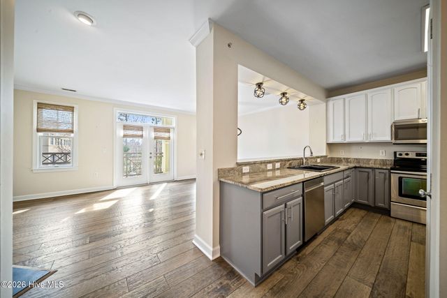 648 Village Park Drive Unit 302, Wilmington, NC 28405