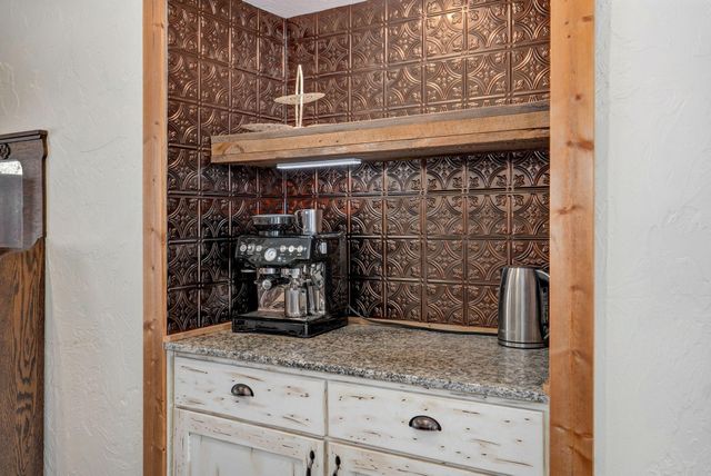 321 W Dade 122, Greenfield, MO 65661