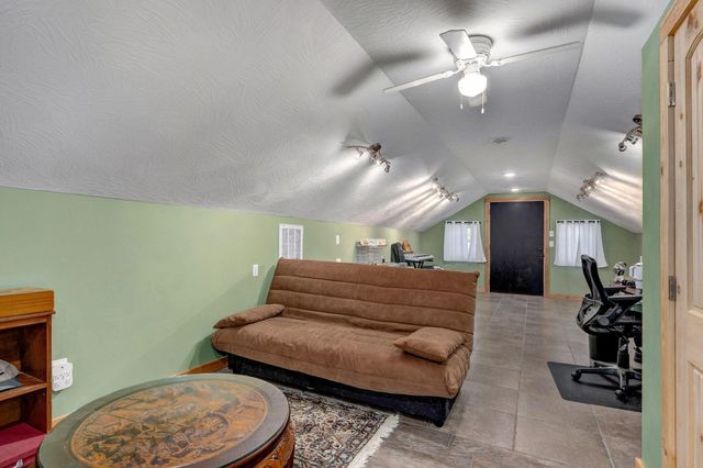 321 W Dade 122, Greenfield, MO 65661