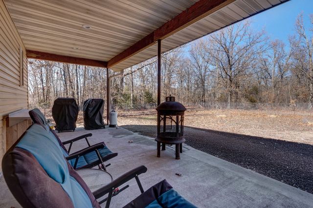 321 W Dade 122, Greenfield, MO 65661