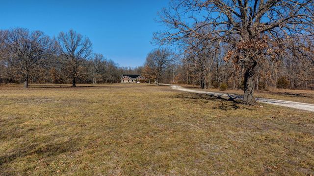 321 W Dade 122, Greenfield, MO 65661