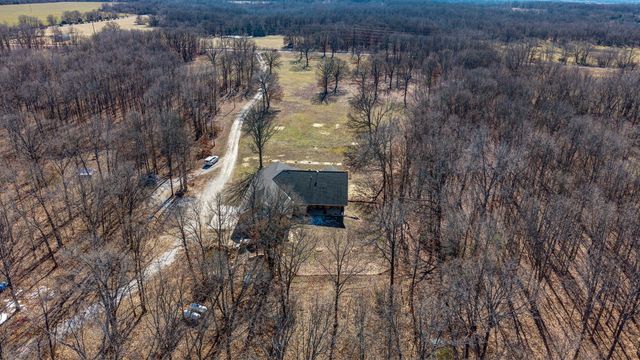 321 W Dade 122, Greenfield, MO 65661