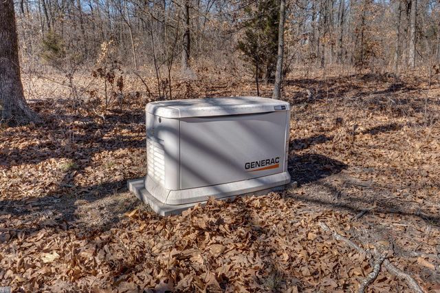 321 W Dade 122, Greenfield, MO 65661