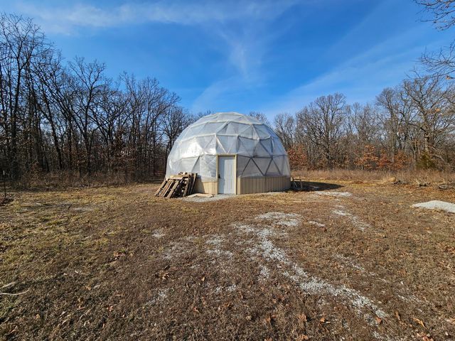 321 W Dade 122, Greenfield, MO 65661