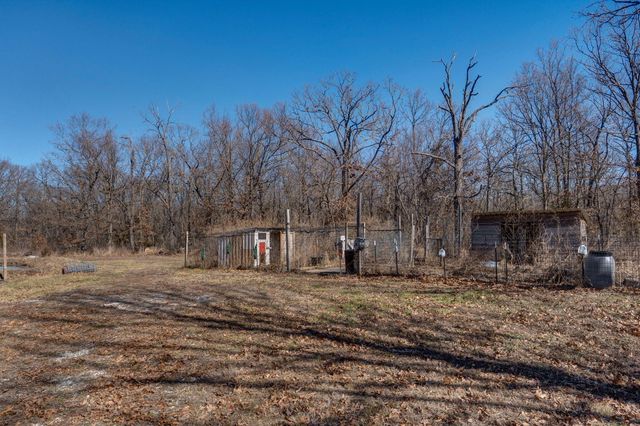 321 W Dade 122, Greenfield, MO 65661