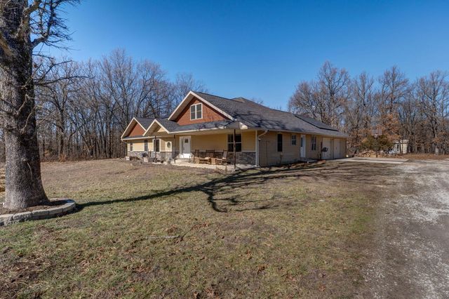 321 W Dade 122, Greenfield, MO 65661