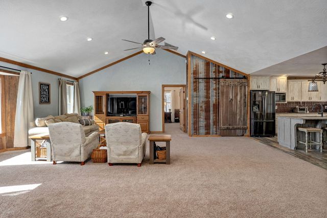 321 W Dade 122, Greenfield, MO 65661