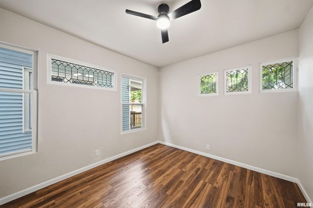 1611 W BARKER Avenue, Peoria, IL 61606