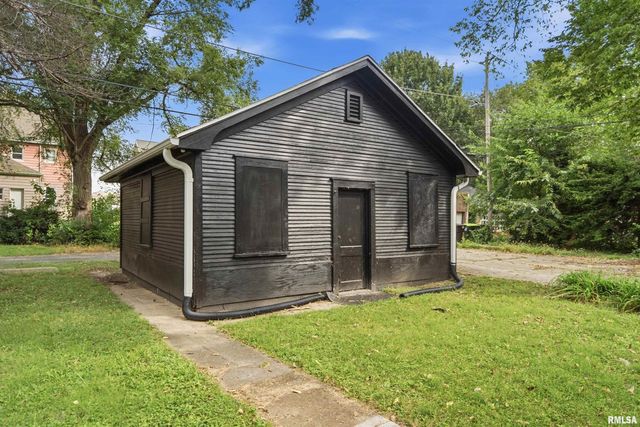 1611 W BARKER Avenue, Peoria, IL 61606