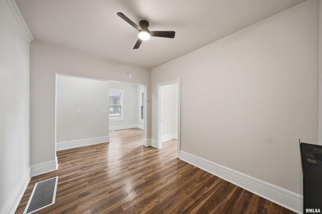1611 W BARKER Avenue, Peoria, IL 61606