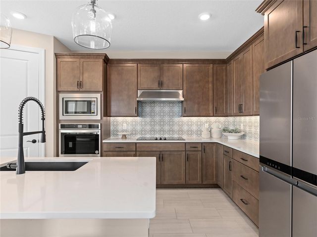 5624 FLAME VINE WAY, St Cloud, FL 34771