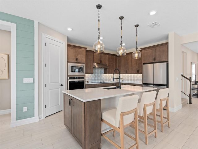 5624 FLAME VINE WAY, St Cloud, FL 34771