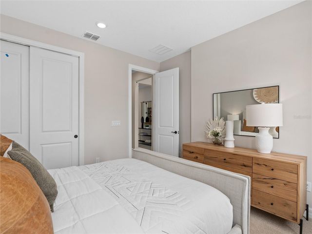 5624 FLAME VINE WAY, St Cloud, FL 34771