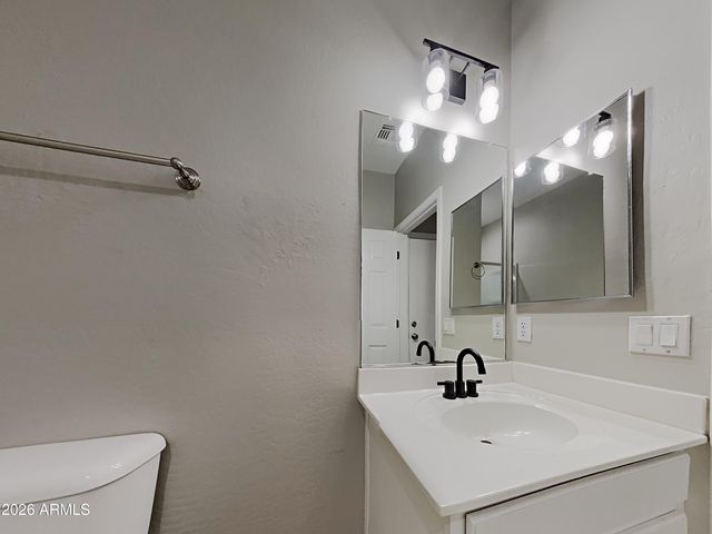 329 E Diamond Trail, San Tan Valley, AZ 85143