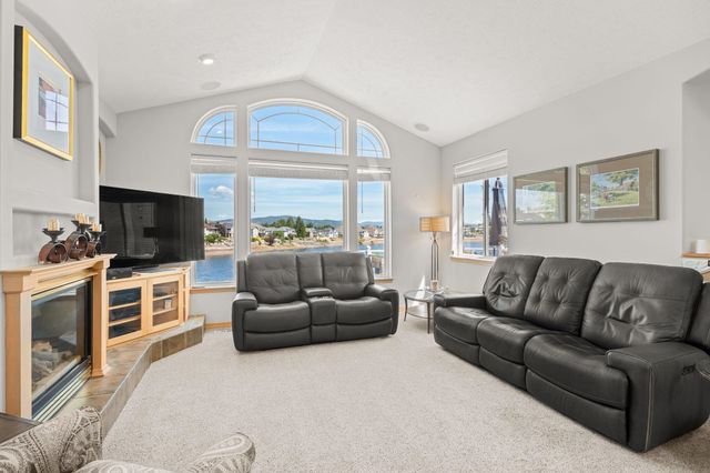 837 S SHELLEY LAKE Ln, Veradale, WA 99037