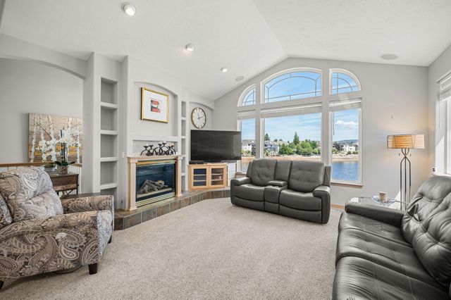 837 S SHELLEY LAKE Ln, Veradale, WA 99037
