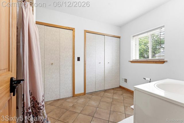 20060 Koths Street, Taylor, MI 48180