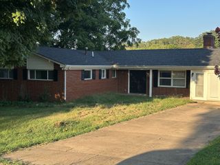 108 Petty St, Dover, TN 37058