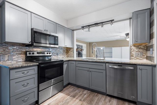 606 Glazner Street, Hawkins, TX 75765