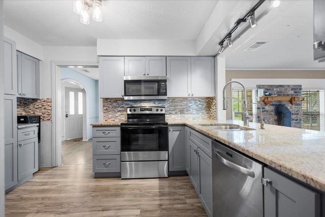 606 Glazner Street, Hawkins, TX 75765