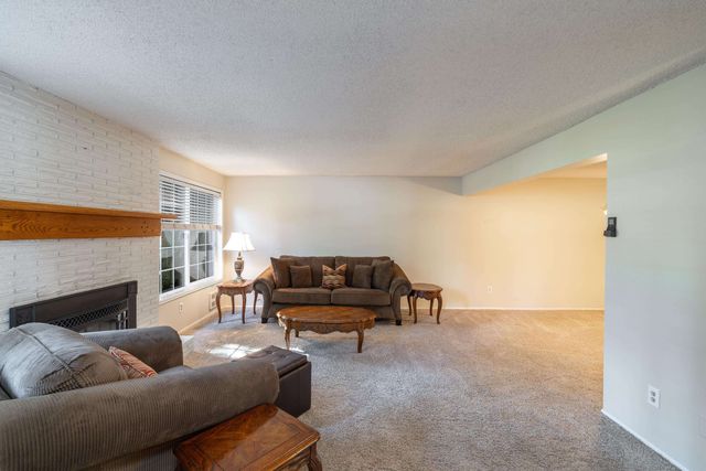 12515 N Fairwood Dr, Spokane, WA 99218