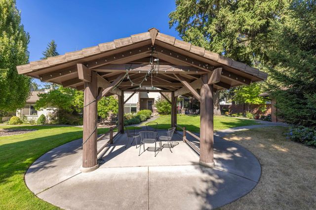 12515 N Fairwood Dr, Spokane, WA 99218