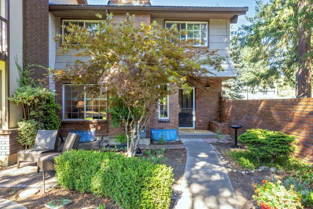 12515 N Fairwood Dr, Spokane, WA 99218