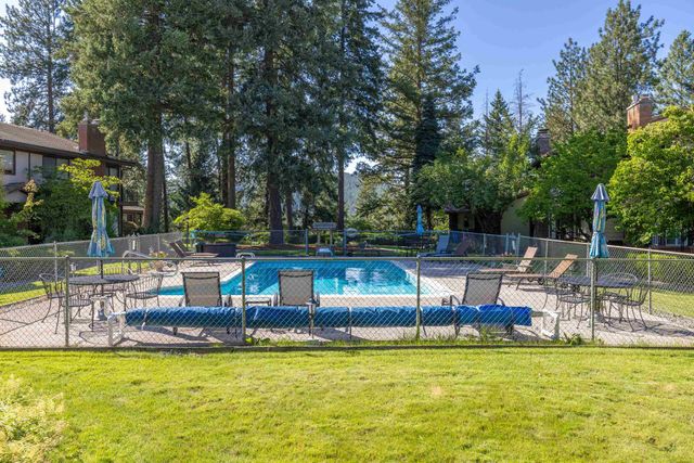12515 N Fairwood Dr, Spokane, WA 99218
