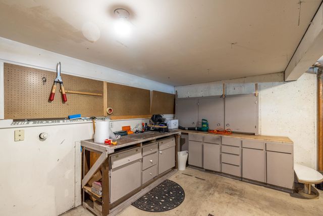 12515 N Fairwood Dr, Spokane, WA 99218