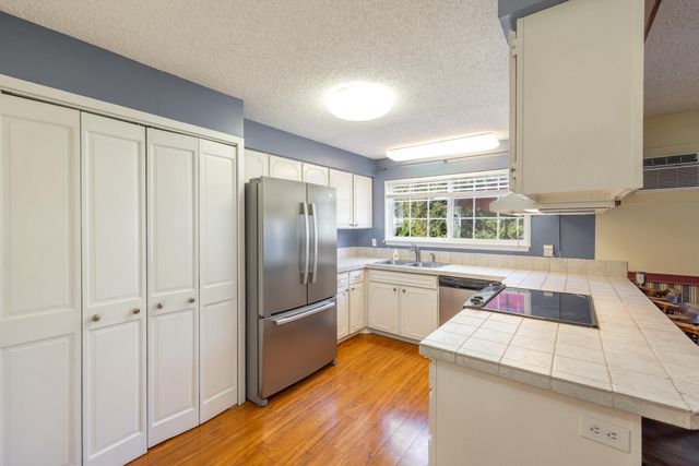 12515 N Fairwood Dr, Spokane, WA 99218