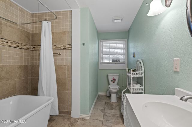 809 Ruth Avenue, Gulfport, MS 39501