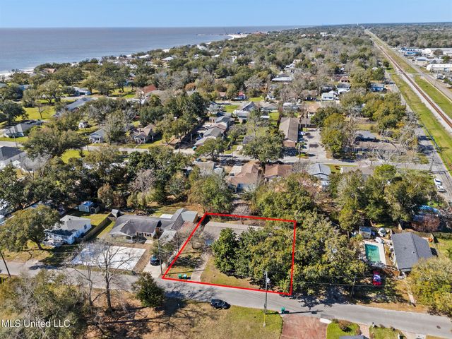 809 Ruth Avenue, Gulfport, MS 39501