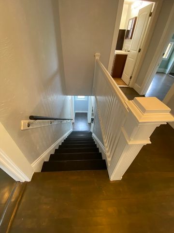 14 Saint Elmo Rd, Worcester, MA 01602